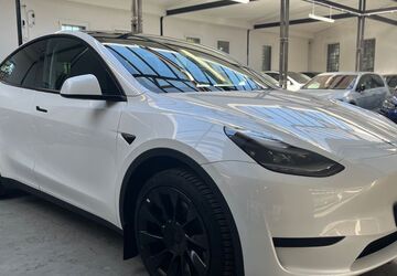 Tesla Model Y 22.500 km 40.870 &euro; Velbert 42551