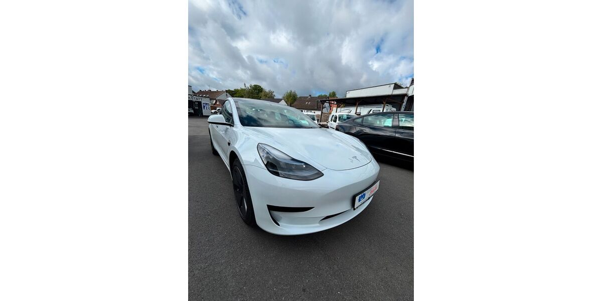 Tesla Model 3 57.300 km 29.900 &euro; Bochum 44803